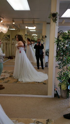 Wedding Store «Pearls & Lace Wedding Place», reviews and photos, 2026 SW 152nd St, Seattle, WA 98166, USA