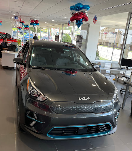 Kia Dealer «Monroeville Kia», reviews and photos, 3721 William Penn Hwy, Monroeville, PA 15146, USA