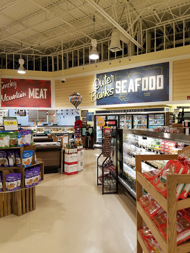 Grocery Store «Lowes Foods of Apex», reviews and photos, 5400 Apex Peakway, Apex, NC 27502, USA