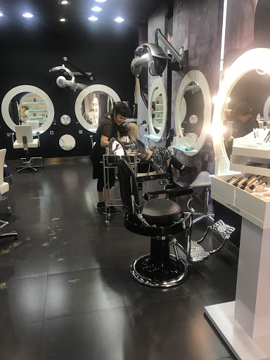 Versatil Estilistas en Granada, Granada