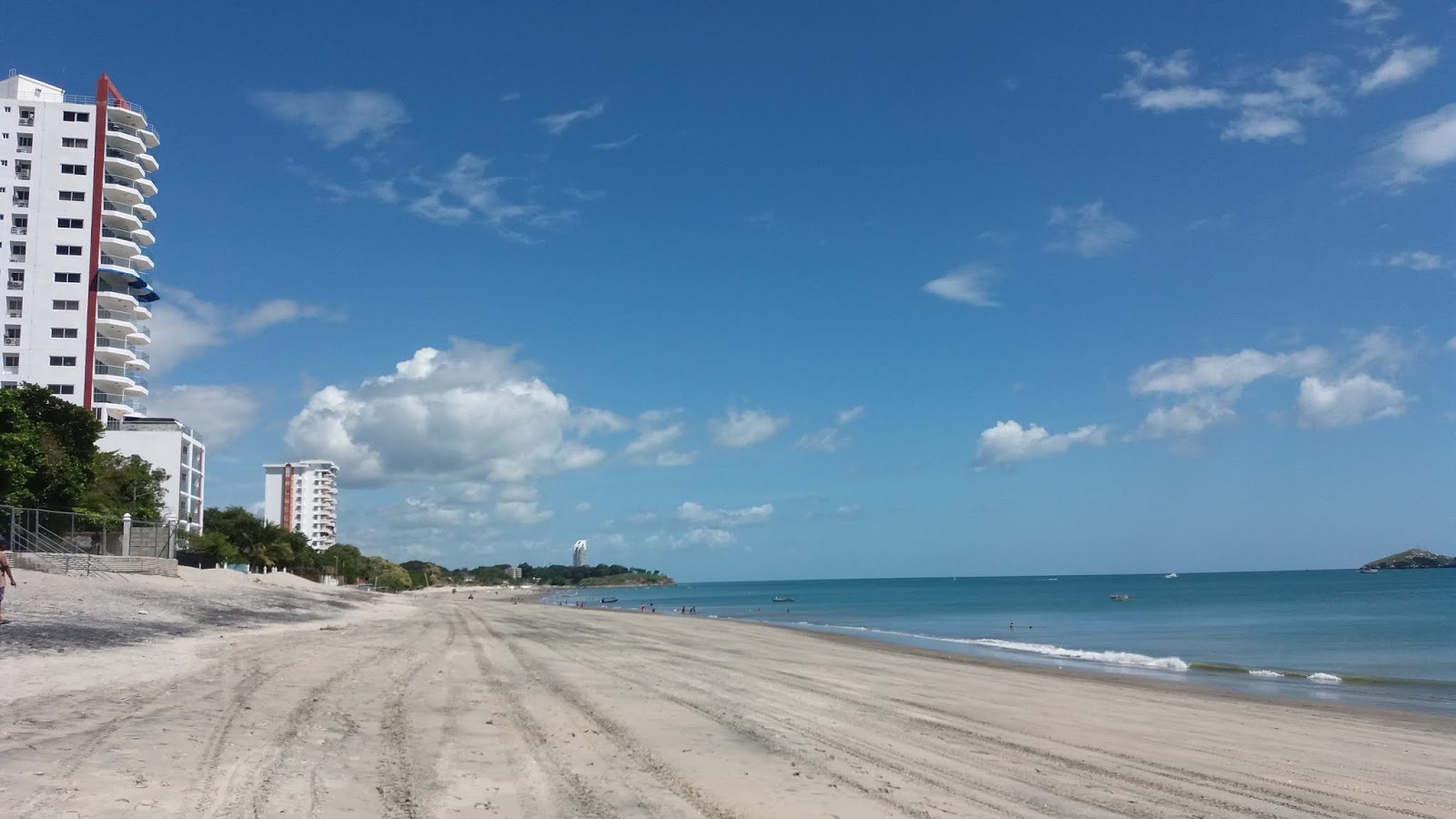 Foto di Farallon Beach area parzialmente alberghiera