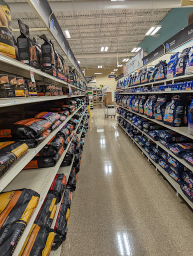 Pet Supply Store «PetSmart», reviews and photos, 350 Fifth St, Oswego, IL 60543, USA