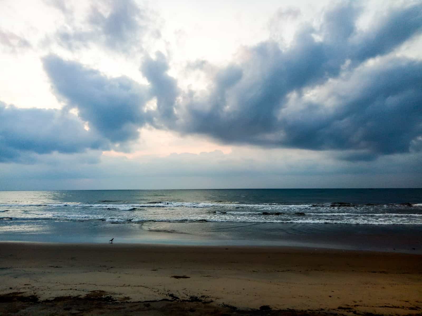 Φωτογραφία του Dokulapadu Beach με επίπεδο καθαριότητας πολύ καθαρό
