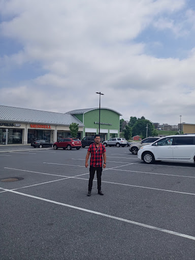 Clothing Store «Under Armour Factory House», reviews and photos, 35 S Willowdale Dr #207, Lancaster, PA 17602, USA