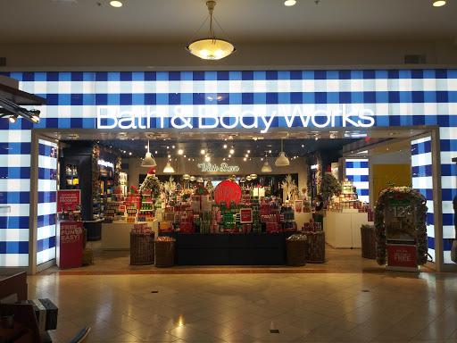 Shopping Mall «Crabtree Valley Mall», reviews and photos, 4325 Glenwood Ave, Raleigh, NC 27612, USA