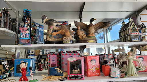 Pawn Shop «Pay More Pawn», reviews and photos, 7380 Oswego Rd, Liverpool, NY 13090, USA