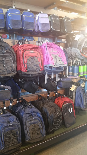 Clothing Store «L.L. Bean», reviews and photos, 340 Legacy Pl, Dedham, MA 02026, USA