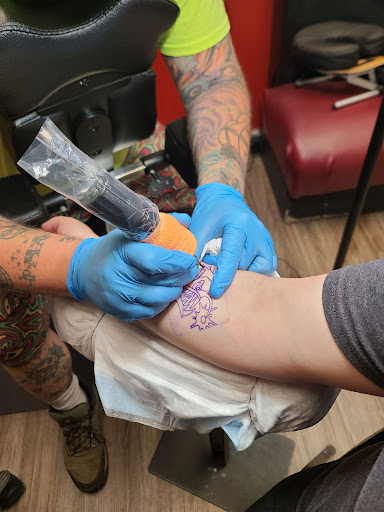 Tattoo Shop «No Guts No Glory Tattoo», reviews and photos, 1333 NW U.S. 101, Lincoln City, OR 97367, USA