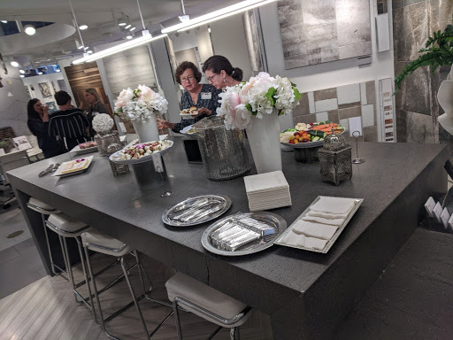 2323 Broadway, Oakland, CA 94612, USA