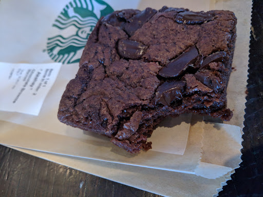 Coffee Shop «Starbucks», reviews and photos, 1560 E Golf Rd, Schaumburg, IL 60173, USA