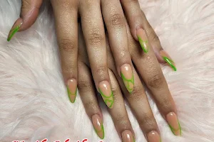 Unik Nails 2 image