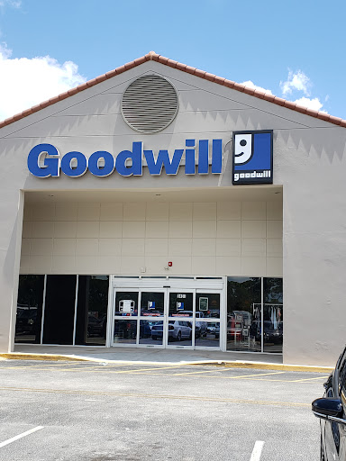 Thrift Store «Goodwill Jensen Beach Boutique & Donation Center», reviews and photos