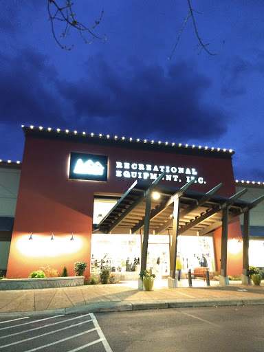 Shopping Mall «Issaquah Commons», reviews and photos, 755 NW Gilman Blvd, Issaquah, WA 98027, USA