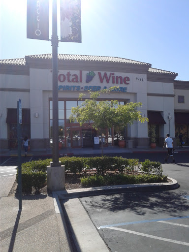 Wine Store «Total Wine & More», reviews and photos, 7925 N Blackstone Ave, Fresno, CA 93720, USA