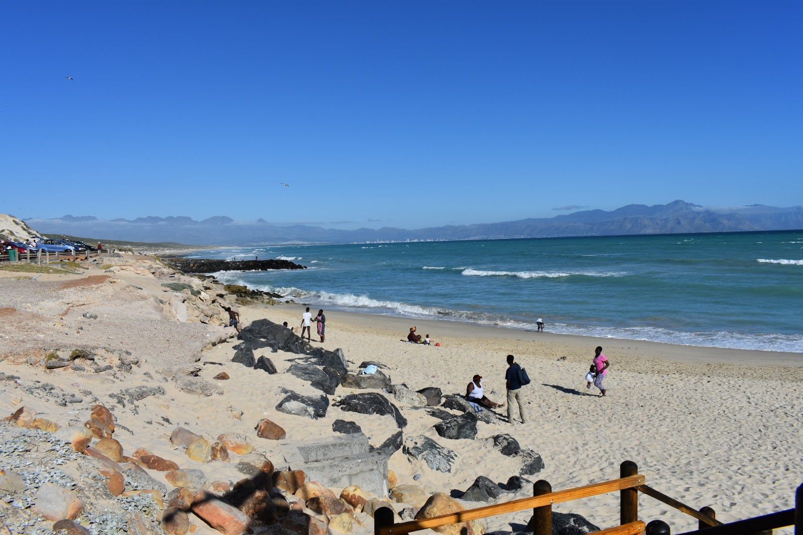 Fotografija Monwabisi beach z svetel pesek površino