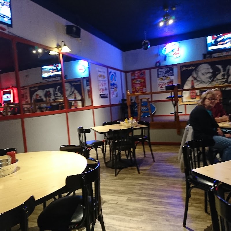 Dawghouse Pizza & Bar