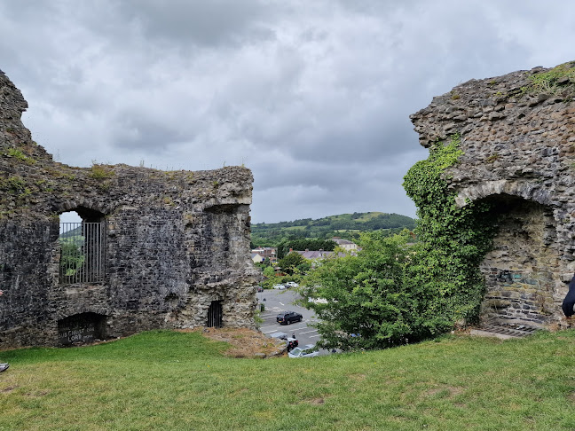 Comments and reviews of Llandovery Castle