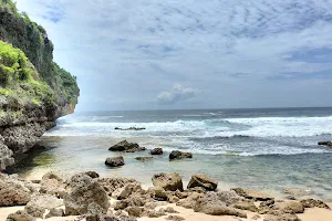 Pantai Butuh image