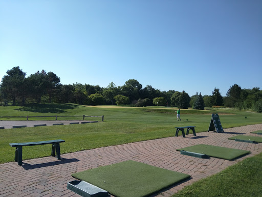 Public Golf Course «Deerfield Golf Club and Learning Center», reviews and photos, 1201 Saunders Rd, Riverwoods, IL 60015, USA