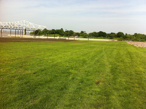 Park «Louisville Waterfront Park (Great Lawn, Harbor Lawn, Festival Plaza)», reviews and photos, 231 Witherspoon St, Louisville, KY 40202, USA