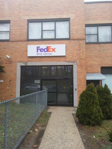 Shipping and Mailing Service «FedEx Ship Center», reviews and photos, 669 S 3rd Ave, Mt Vernon, NY 10550, USA
