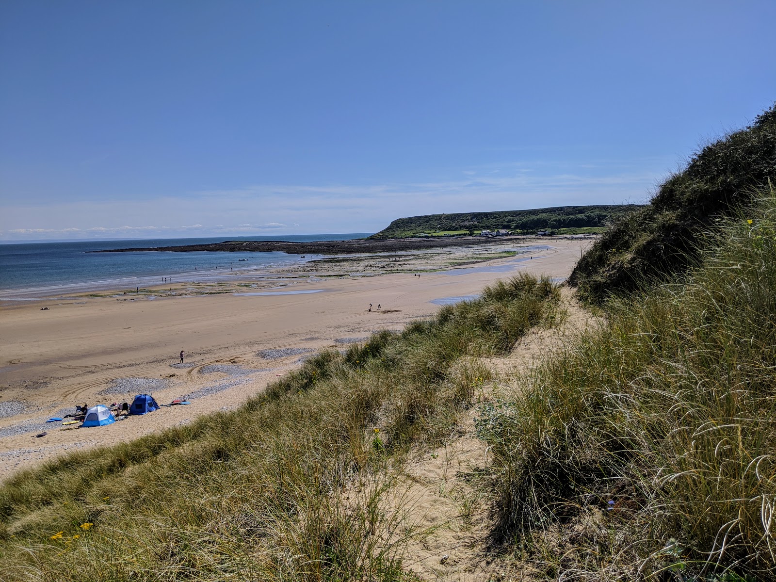 Foto af Port Eynon beach - populært sted blandt afslapningskendere