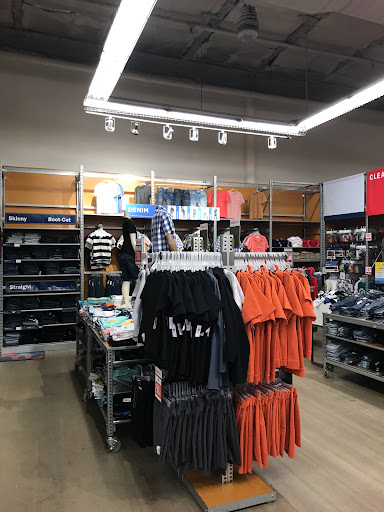 Clothing Store «Old Navy», reviews and photos, 755 NJ-18, East Brunswick, NJ 08816, USA