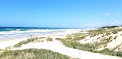 Castaways Beach'in fotoğrafı - rahatlamayı sevenler arasında popüler bir yer