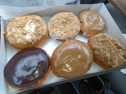 Donut Shop «Maple Donuts», reviews and photos, 50 Robinhood Dr, Goldsboro, PA 17319, USA