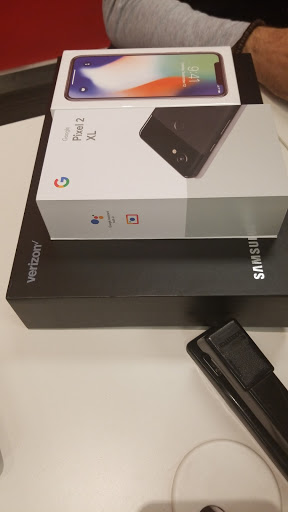 Cell Phone Store «Verizon», reviews and photos, 1773 E Main St, Mohegan Lake, NY 10547, USA