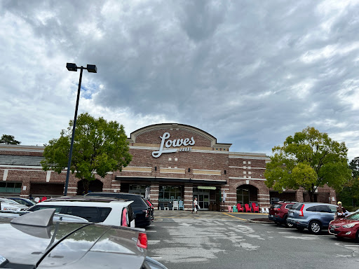 Grocery Store «Lowes Foods of Apex», reviews and photos, 5400 Apex Peakway, Apex, NC 27502, USA