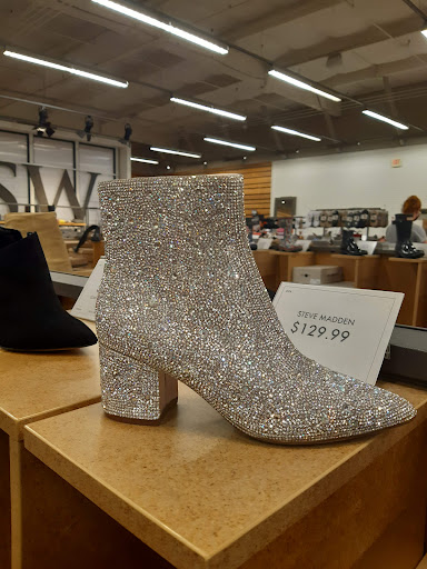 Shoe Store «DSW Designer Shoe Warehouse», reviews and photos, 7896 Dublin Blvd, Dublin, CA 94568, USA