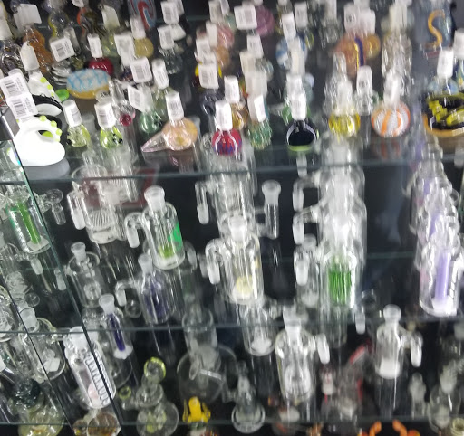 Tobacco Shop «Wild Side Smoke Shop», reviews and photos, 109 W 7th St, Bloomington, IN 47404, USA