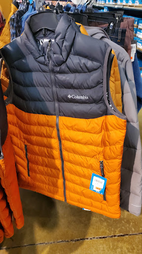 Sportswear Store «Columbia Sportswear Outlet Store at Prime Outlets Grove City», reviews and photos, 1911 Leesburg Grove City Rd #445, Grove City, PA 16127, USA