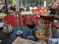 Plats et boissons du Restaurant Brasserie Tabac Le Maillot - Point Nickel à Paris - n°17