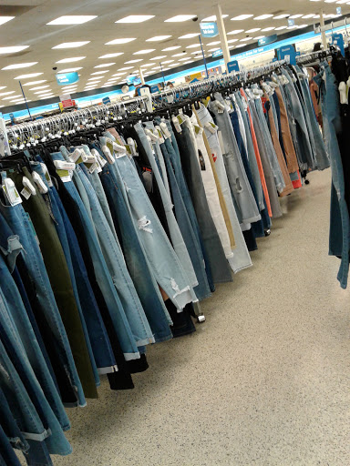 Clothing Store «Ross Dress for Less», reviews and photos, 3900 Klose Way, Richmond, CA 94806, USA