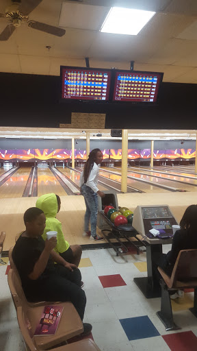 Bowling Alley «AMF Bama Lanes», reviews and photos, 520 15th St, Tuscaloosa, AL 35401, USA