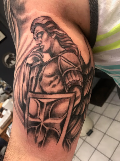 Tattoo Shop «Meridian Line Tattoo Studio», reviews and photos, 6906 Roosevelt Rd # B, Oak Park, IL 60304, USA