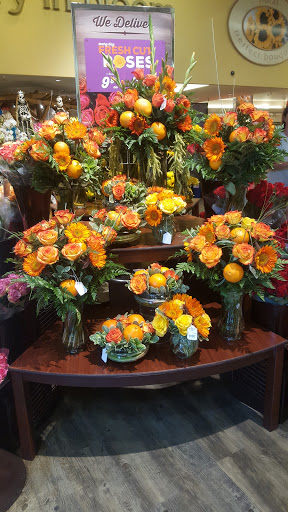 Grocery Store «Safeway», reviews and photos, 2090 Harbison Dr, Vacaville, CA 95687, USA