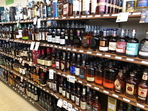Liquor Store «Town Wine & Spirits», reviews and photos, 179 Newport Ave, Rumford, RI 02916, USA
