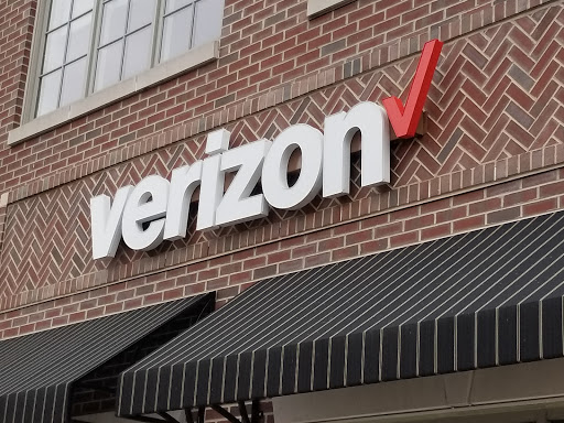 Cell Phone Store «Verizon», reviews and photos, 36 E Hinsdale Ave, Hinsdale, IL 60521, USA