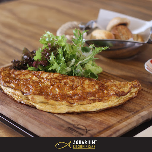 Aquarium Kitchen / Cafe Bar