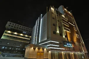 Milad Hospital image