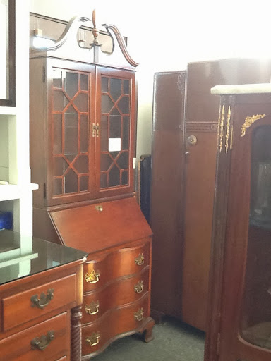 Antique Furniture Store «Every Now & Then Antique Furniture Mall», reviews and photos, 430 W Benson St, Cincinnati, OH 45215, USA