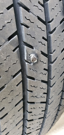 Tire Shop «Discount Tire Store - Lancaster, OH», reviews and photos, 2820 Columbus-Lancaster Rd NW, Lancaster, OH 43130, USA