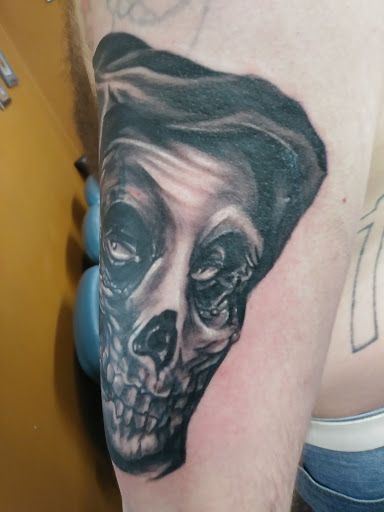 Infinity Ink Tattoo, 228 W Chicago Rd, Sturgis, MI 49091, USA, 