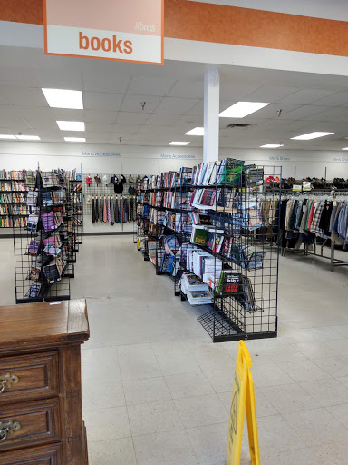Thrift Store «Guadalupe & Dobson Goodwill Retail Store & Donation Center», reviews and photos, 2039 W Guadalupe Rd, Mesa, AZ 85202, USA