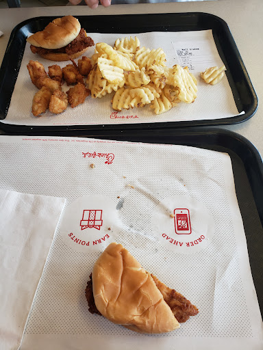 Fast Food Restaurant «Chick-fil-A», reviews and photos, 11820 Fountains Way, Maple Grove, MN 55369, USA