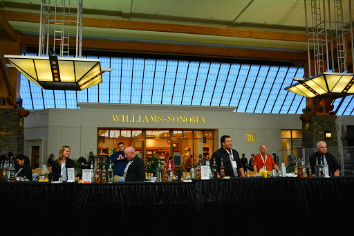 Jewelry Store «Borsheims Fine Jewelry», reviews and photos, 120 Regency Pkwy, Omaha, NE 68114, USA