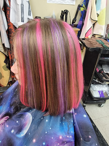 Beauty Salon «Top Notch Salon», reviews and photos, 92 Bluebird Ct, Lawrenceburg, KY 40342, USA